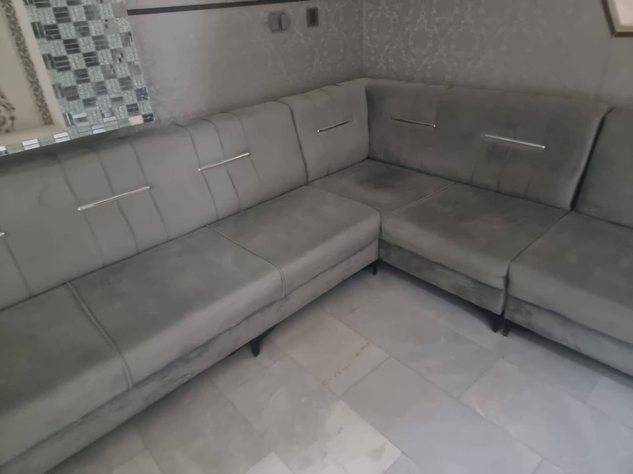 ديوان ١١ مقعد تزكام عراقي اضراره بصيطه العنوان بغداد جميله *********** مستعجلين عل البيعه
