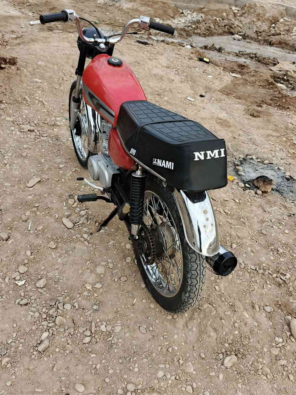 سلام عليكم نامه  ايراني بدون شاصي ومكينه اصليات البيع 
نضيفه ومكفوله السعر ٤٧٥ وبيه مجال الشرايه 
العنوان عماره حي القصور 
الرقم ***********
