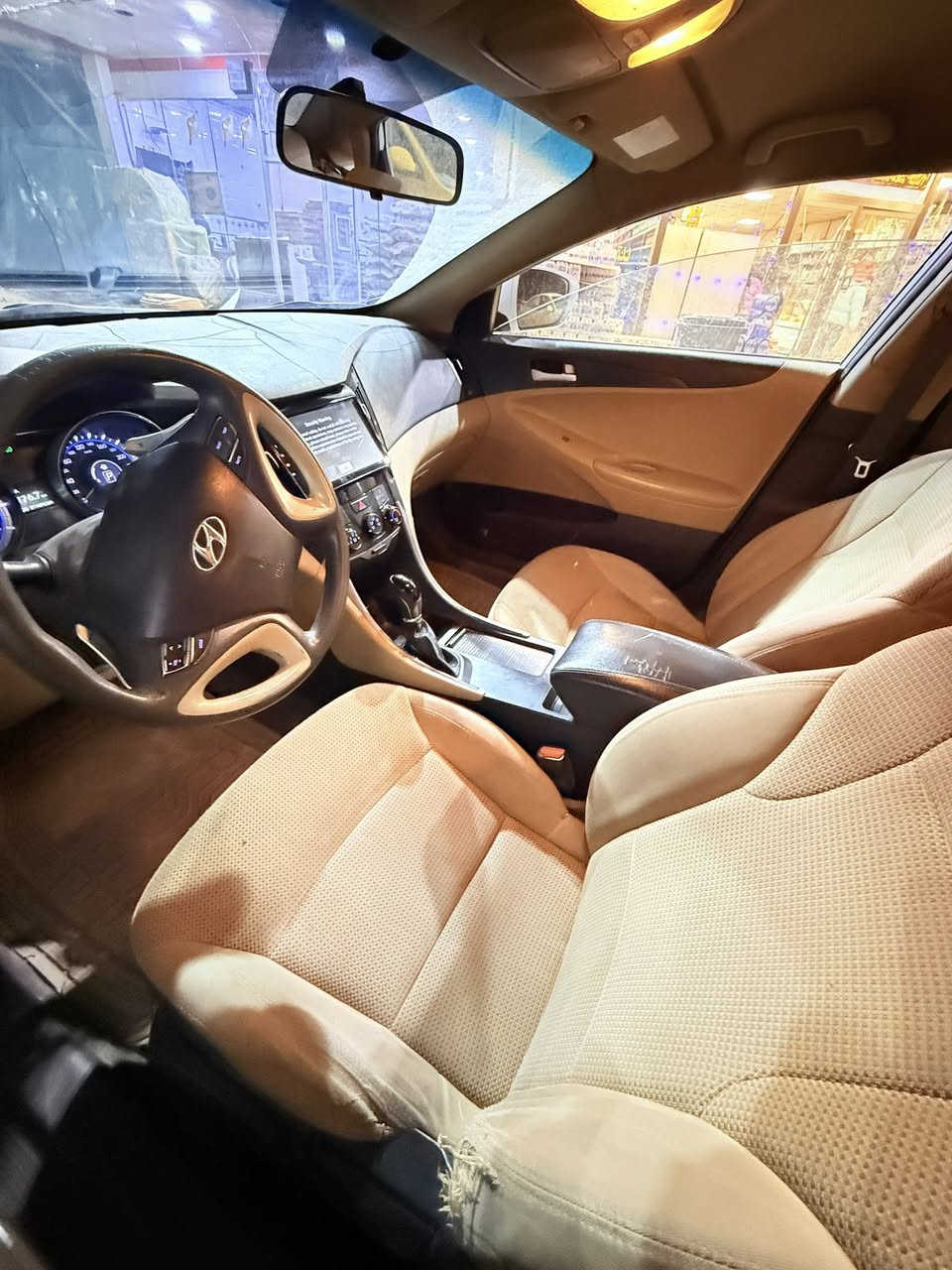 سوناتا 2014 خليجيه مكينه 2400 
مري شفط تبريد قطعتين 
ويل كروم // مستعجل ع بيع السعر 105 قفل 
بيها قطعتين باب وهلال جاملغ خلفي 
مكاني نجف ورقمي ‭٠٧٨٧ ٢٠٧ ٦٠٤٢‬
