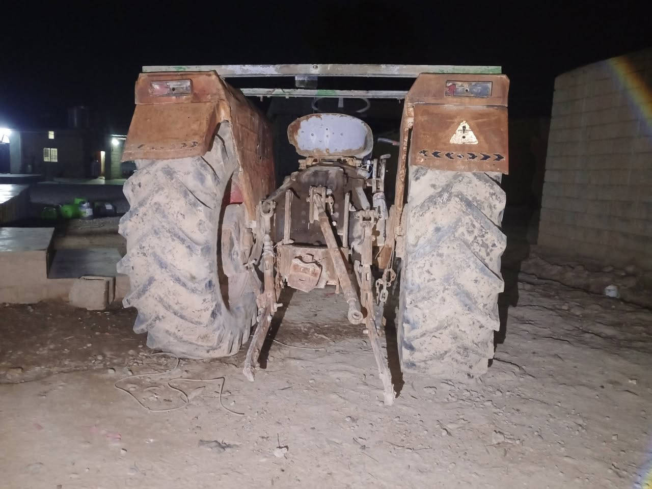 عنتر للبيع موديل82شغال السعر مليونين و750الاستفسار***********
