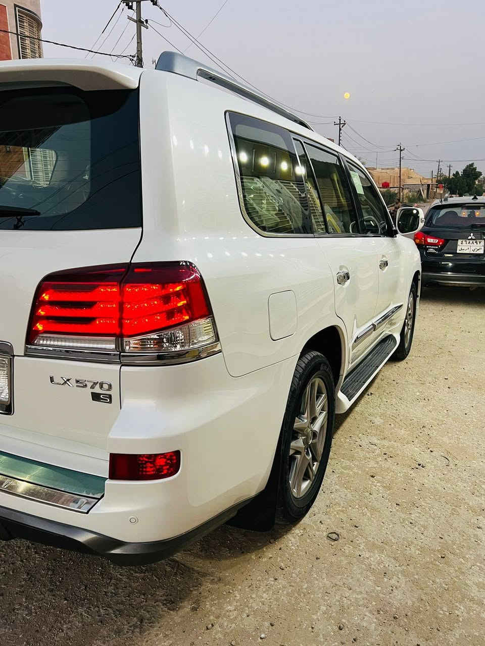 السلام عليكم ورحمة الله وبركاته 
للبيع او مراوس احدث
لكزس موديل ٢٠١٤
مكفولة كفالة عامة بدون صبغ او بارد
مواصفات سوبر سبورت 
داخل قرميدي واسود 
تحكم شفتات رادار 
كشنات كهرباء تدفئة وتبريد 
كاميرات مري كهرباء شفط 
مواصفات اللكزس المعروفة 
السعر ٤٣٠ بيها مجال بالسعر 
للبيع او مراوس احدث
رقم الهاتف ***********
