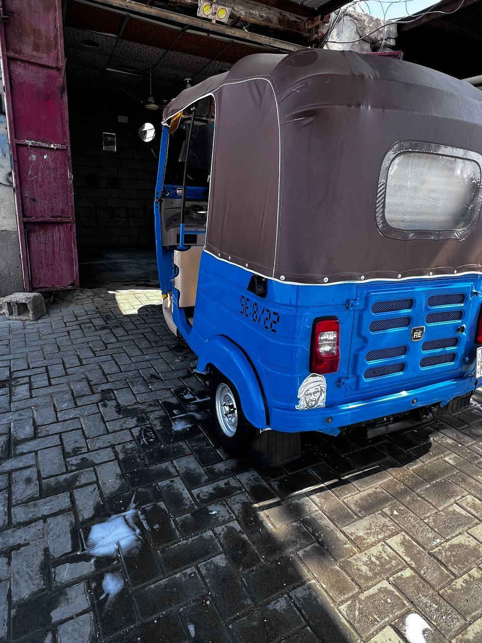 سلام عليكم تكتك 20 شهر 11 رقم وسنوية نكليزي تحويل ثاني يوم تكتك كفاله كشرة ومكينه تكتك جاهزه تخم تاير جديد دوشمة تكتك ما ناقصهاا شي سعر 7500 بيهاا مجال شي قليل


**إذا كنت صاحب هذا الإعلان وتريد حذفه لأي سبب، رجاءا أرسل رسالة إلى الدعم الفني**