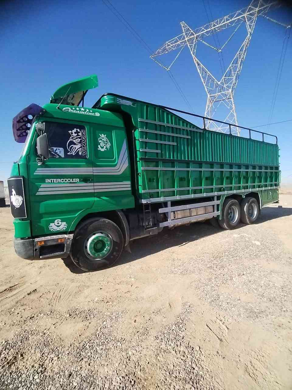 للبيع سكانيه موديل 95 رقم نينوى محرك فحمي 113 /380 كير 3 ب3 شرط شاصي بلادي طخم تاير جديد جاهزه عل شغل الاستفسار ***********///***********
