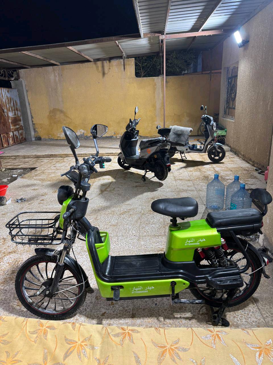 السلام عليكم 
دراجه شحن قياس 20 لون زيتوني اربع بطاريات بريك امامي خلفي سرعه حقيقه 60 لايت عالي ناصي السعر 300 مكاني بصره خور الزبير الرقم ***********