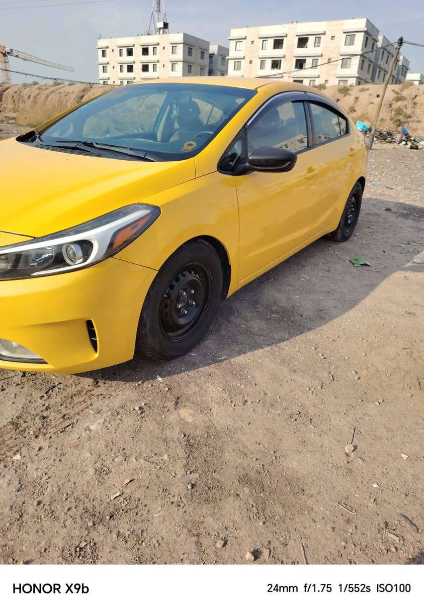 السلام عليكم فورتي 2017 وارد أمريكي السياره جاهزه من كل النواحي مصفره هيئه وغرامات وسياره جاهزه كبل لشارع تخم تاير كير مكينه صدر باتري كله جديد مكانها بغداد زعفرانيه السعر 117 وبيها مجال الشراي يتصل على صاحبها اني مكلف بنشر‎0772 811 4390
