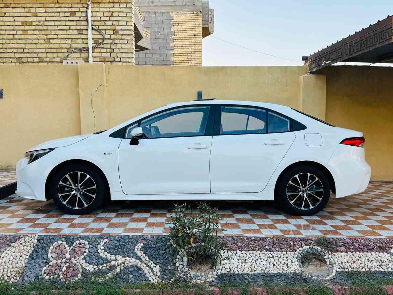 السلام عليكم 
كورلا هايبرد 2025 شكل الأمريكي 
مكفوله كفاله عامه السونار مرفق بالصور
رقم بغداد الدولي بأسمي تحويل مباشر 
فول مواصفات 
بصمه عدد 2 
فتحه سقف 
اوتو هولد 
انضمه قياده 
هند بريك بصمه 
رادار 
مثبت سرعه 
داخل جلد احمر 
ماشيه 36 الف حقيقي 
السيارة بالسونار تقره كود عالي وهو المرغوب يعني لا تكشر ولا شي 
السعر 152 بيه مجال بسيط 
اللاستفسار اتصال ع الرقم *********** 
العنوان الفلوجه
