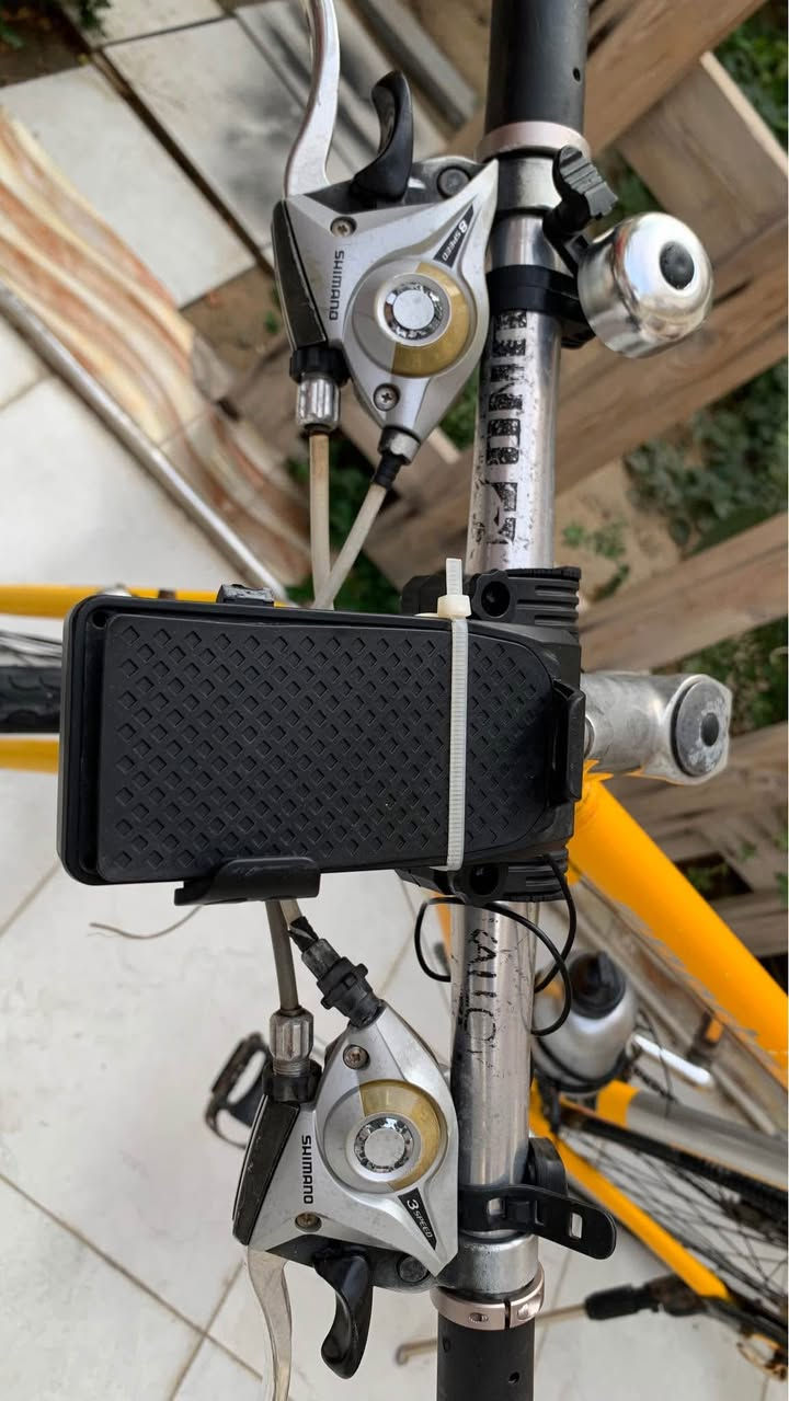 السلام عليكم اخوتي الاعزاء 
بايسكل سباق  ياباني شركة برسيشن 
جسد البايسكل المنيوم خفيف جداً وسريع 
بدالات نوع  شيمانو  الماليزية 
تايرات رفيعة 
كلشي بي كامل الحمدلله  
سرعة فووول 
نضافة ٩٠٪؜ او اكثر 
السعر ٢٠٠الف  
المكان 
البصرة ابو الخصيب / حمدان ابو الخصيب, البصرة


**إذا كنت صاحب هذا الإعلان وتريد حذفه لأي سبب، رجاءا أرسل رسالة إلى الدعم الفني**