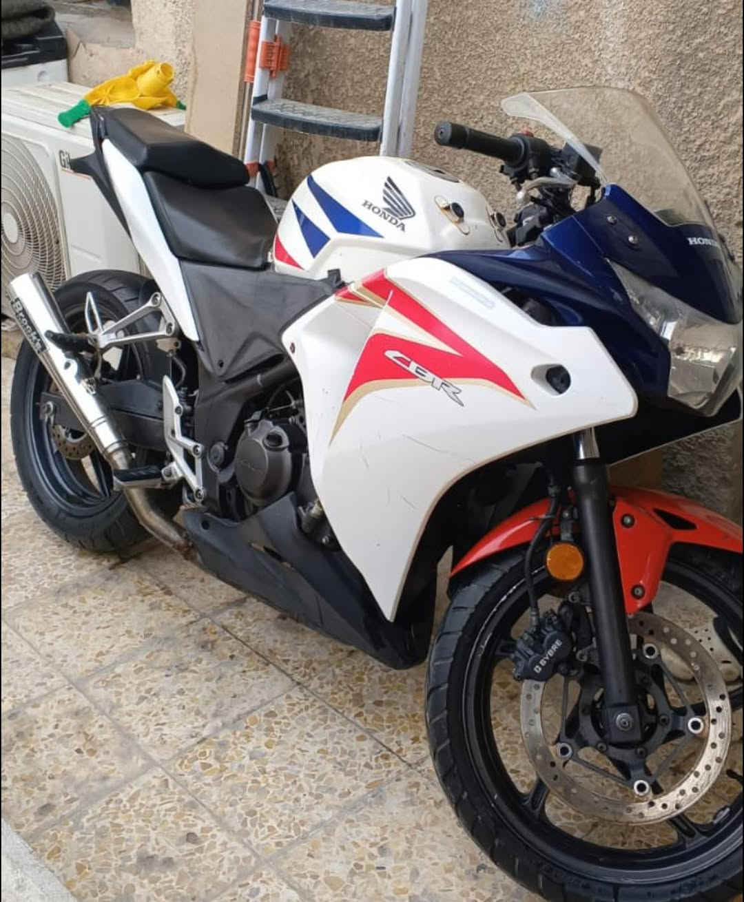 هوندا cbr 250cc بيعة سريعه نقصها فقط كاور بسعر مليون
وربع فقط
***********

مكاني البصرة
