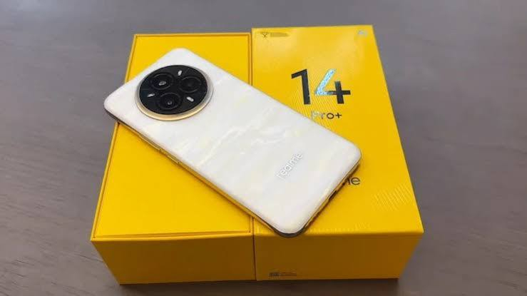 جهاز ريلمي14برو اخو الجديد شرط ما مفتوح مستعمل قليل
داكرة 512 كيكا 
رام 12كيكا+14كيكا
مع كارتونه وشاحنته الاصلية 
‏‪0751 043 2909‬‏
