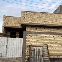 بيت للبيع هيكل كامل طابق واحد بناء جديد بناء طابوق شغل درجه اولى يحتوي...