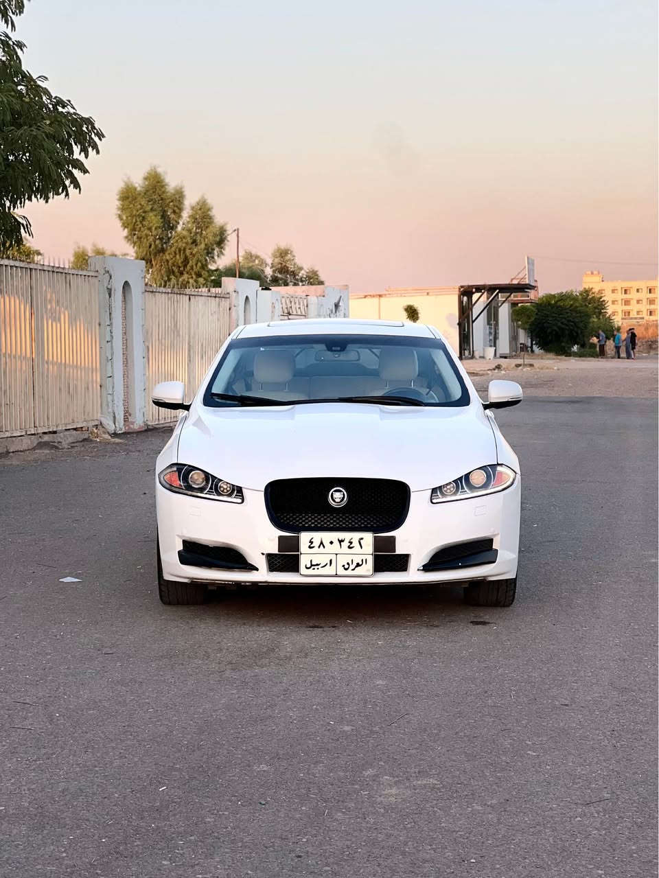 جاگوار. ٢٠١٣ شةريكةي هةولير. مواسفات فول فول.   سفري ايرةية.   مكينة ٢٠ تؤربؤي مرغوب.  كير مةكينة. كارةباي. دحامي لؤ دحامي بةشةرتة.  سبووخ دوپارجةو نيوي  هةية. بي داخلي بي ارباك.    لةهةوليرم.  ژ.م *********** أربيل, العراق
