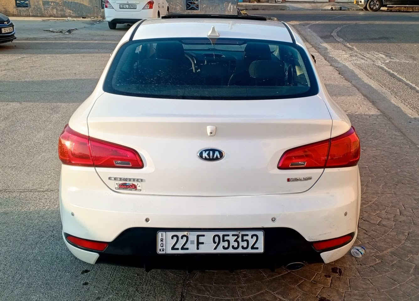 كيا سيراتو خليجي تك باب سبورت موديل 2014 مواصفات فول اوتوماتيك بصمه 1/1 
قطعة وحدة صبغ بخ بدون دواخل بشرط.. كير ومحرك بشرط.. هزة رقم سنوية كلها جديد.. مكان السيارة اربيل
السعر 92 و بيها مجال قليل
***********
