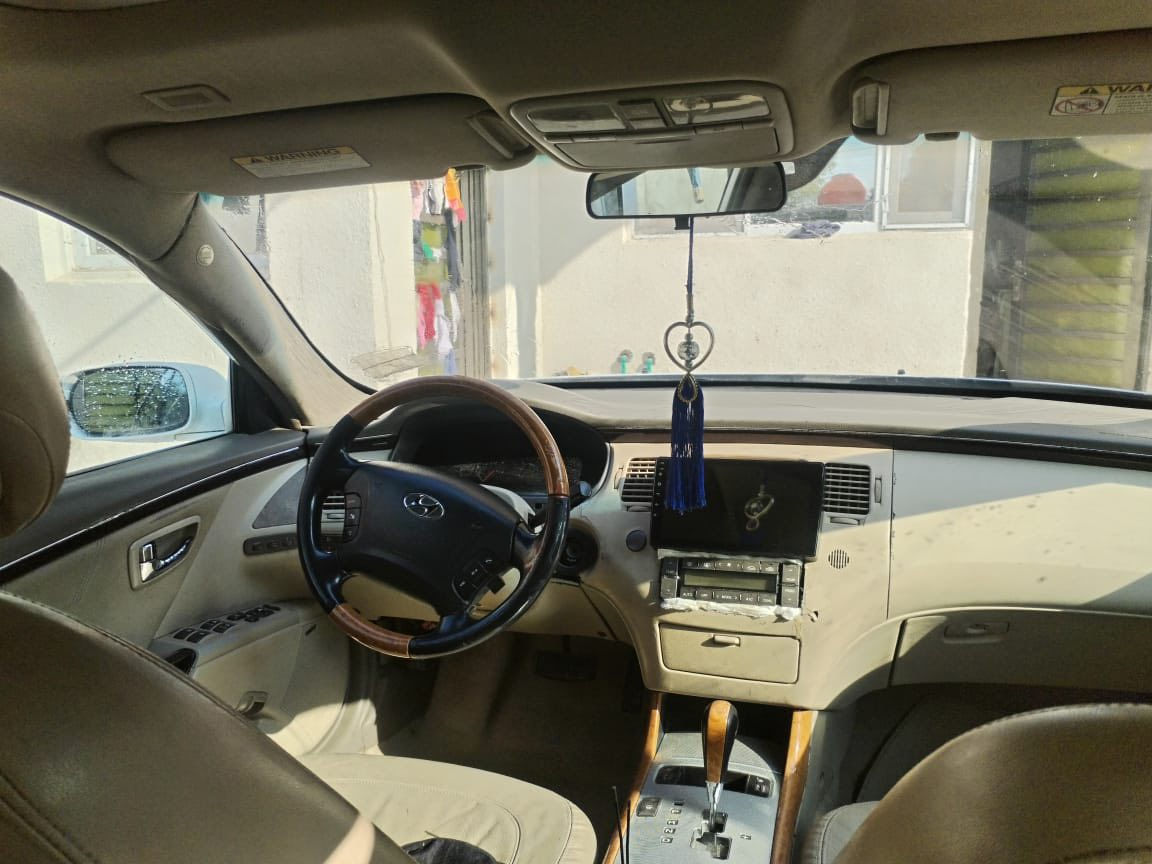 السلام عليكم أزيرا موديل 2009 فول رقم بصره انكليزي سنويه بسمي السياره مصبوغه حزام مكاني البصره السعر 70 لتواصل ***********
