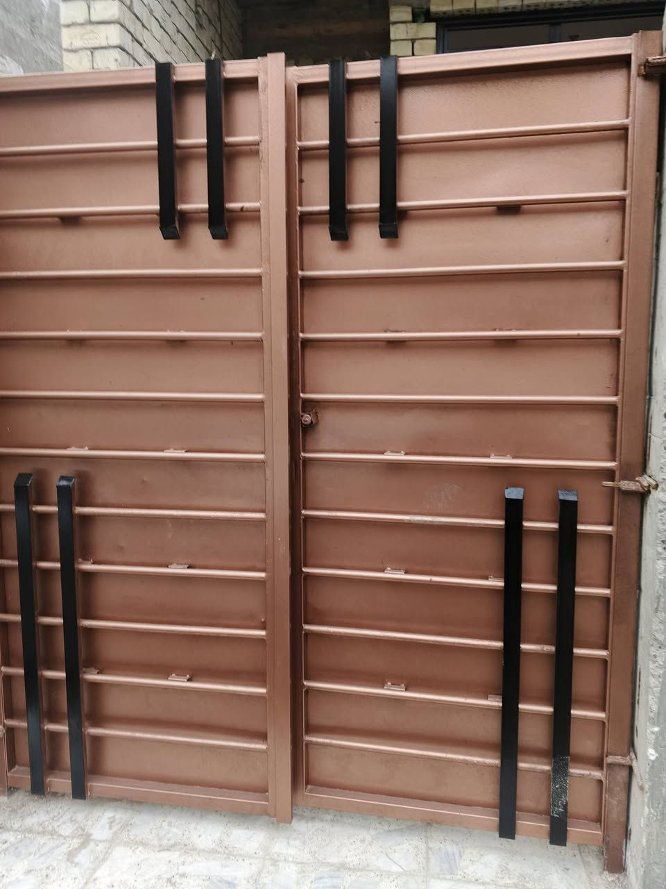 السلام عليكم تنضيف وصبغ الابواب والشبابيك درجه اولى وبأسعار مناسبة ***********
