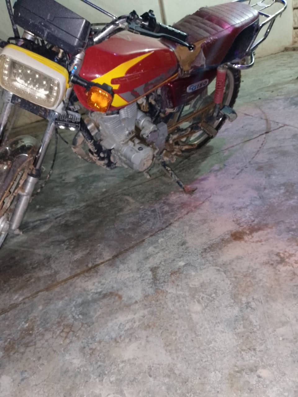 السلام عليكم موتور للبيع موديل 19 300 50 وبي مجال ***********
