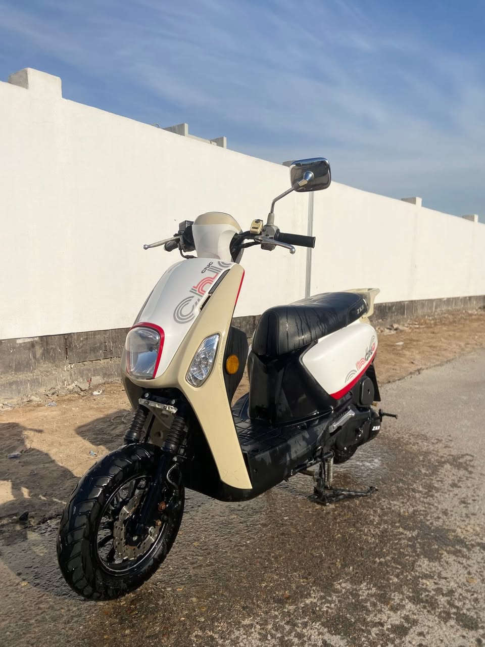 السلام عليكم شلونهم الغوالي دراجه ماكس البيع كامله مكمله كلشي شغال بيه دراجه جديده ما صالله هواي من طلعته من الوكيل شراي يتصل *********** العنوان البصره حي بغداد قرب سجن حمدان
