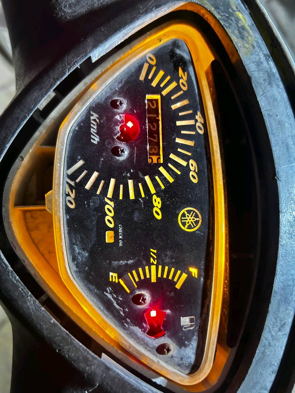 السلام عليكم


ماكس عدله لون ابيض بلادي

موديل 2006

مفتوحه (مبدل ولفات فقط)

دراجه تشتغل سلف +هندر

كفرات بلاي مو تجاري

كاعيه مختمه وي كفر

قبق جنطه مختم 

كهربائيات شغاله كلها


عايزها فقط عداد


مكاني ديوانيه إسكان قديمه قرب جامع طالب شيال أو مستشفى الحسين الأطفال اتصل على رقم *********** 