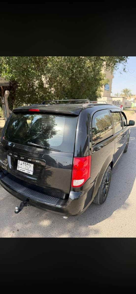 دوج كرڤان موديل 2018
((المواصفات ))
1-كشنات جلد كهربائي 
2-تدفئه تبريد كشنات 
3-شاشه قلاب خلفيه
4-ابواب كهربائيه سلايد لوك 
5-جنطه شفط كهربائيه 
7-محرك 3600 كفاله مامفتوح
8-كير atكفاله
9-حداديه كامله خلفي امامي 
السونار مرفق بل صور 
للاستفسار 
واتساب او اتصال 
***********
عنوان بغداد 
الدوره 
السيديه بغداد, العراق
