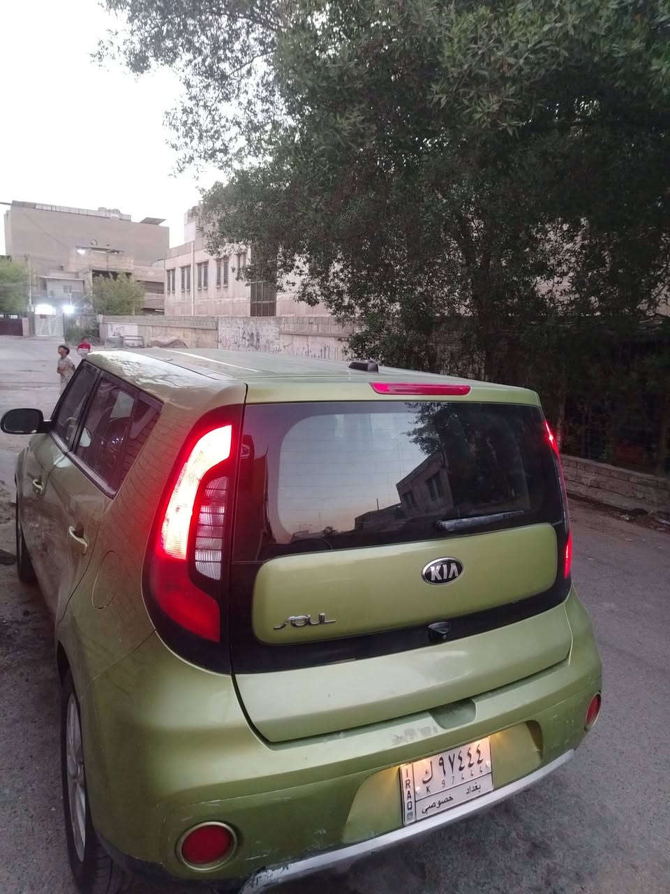 ابيع صول موديل 17 بيع ومراوس حسب القناعه تخم تاير تبريد تحكمات مكينه جير كله مقفول السياره  كامله لاخر حبايه مواصفاتها معروفه سياره بها ضربه شاملق وارد امريكي فقط والسونر مرفق ويا المنشور بدون دواخل شاشه كاميرا خلفيه تحكمات مثبت السرعه صدر امامي خلفي الجديد باتري جديد سنويه 31/ تنتهي باسمي شرط التحويل مكان السياره بغداد جميله الاستفسار على الرقم ***********
