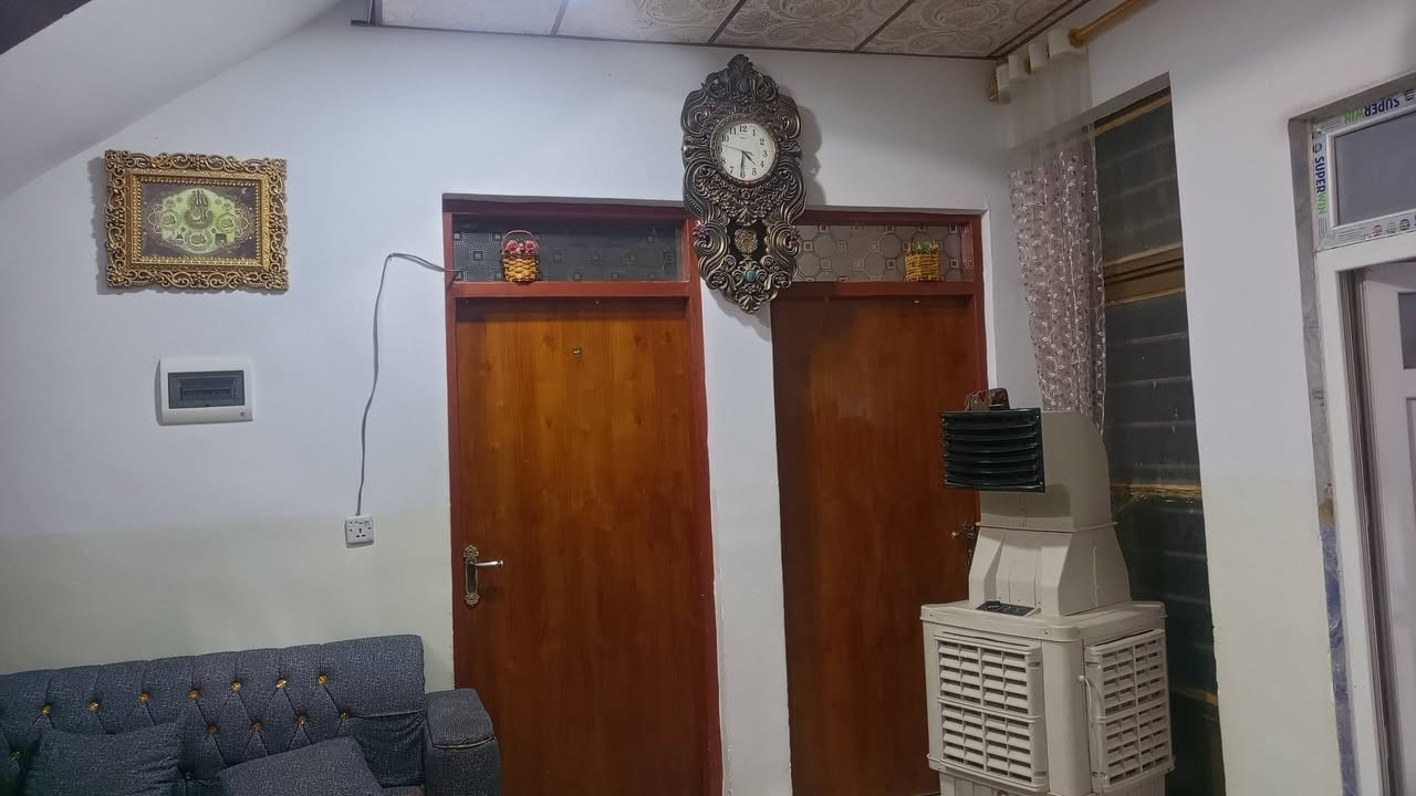 السلام عليكم... يوجد مشتمل للبيع او المراوس في دوانم المعمل... 
قرب جامع الحاجه مكيه
المساحه: 150 متر ـ طابق واحد
يتكون المشتمل من.. كراج مع حديقه+استقبال+مطبخ (حار وبارد)+ صاله واسعه+غرفتين+مناور العدد2
، ـ للاستفسار على
 ـ ***********-
-***********-
