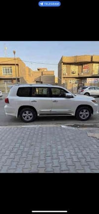 لاندكروزر • ٢٠١٤ • فتحة سقف