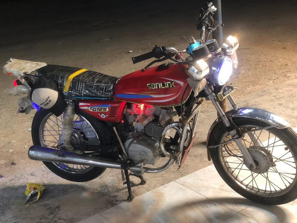 سلام عليكم دراجه خير من الله سلف شغال  كهربائيات كامله دراجه احله من صوره مكينه دايوان اكزوز دايوان معمره جديد الدراجه بس دبلات إماميه موشي *********** عندي واتساب بي
