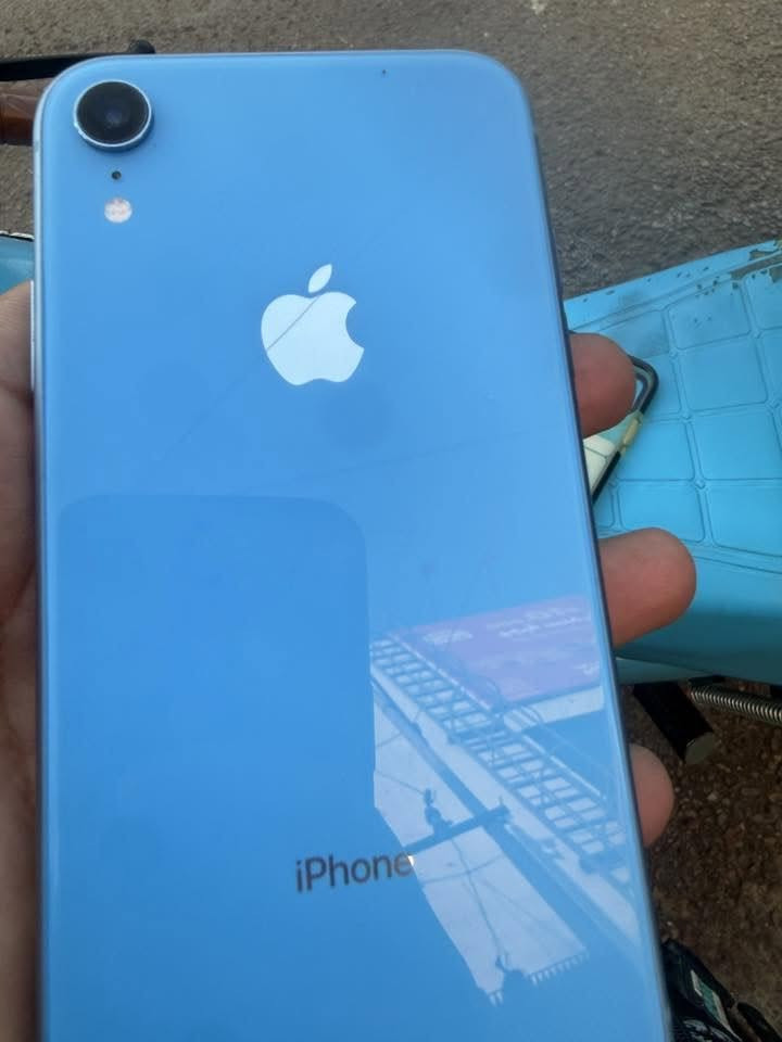 ايفون xr ذ 128 ب 83 سعر 225 مكاني الدوره ***********مكفول ما مفتوح وطاب تصليح ابد
