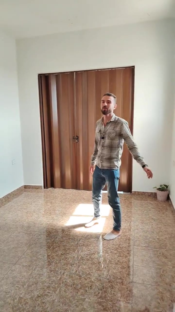 للبيع ٣ غرف وصالون بلمشهد بشارع حيوي يعتبر رئيسي بمساحة ممتازة
طابق سادس خلفي  فراغة اقرار وشطب 
للتواصل عبر الواتساب 0996585332


**إذا كنت صاحب هذا الإعلان وتريد حذفه لأي سبب، رجاءا أرسل رسالة إلى الدعم الفني**