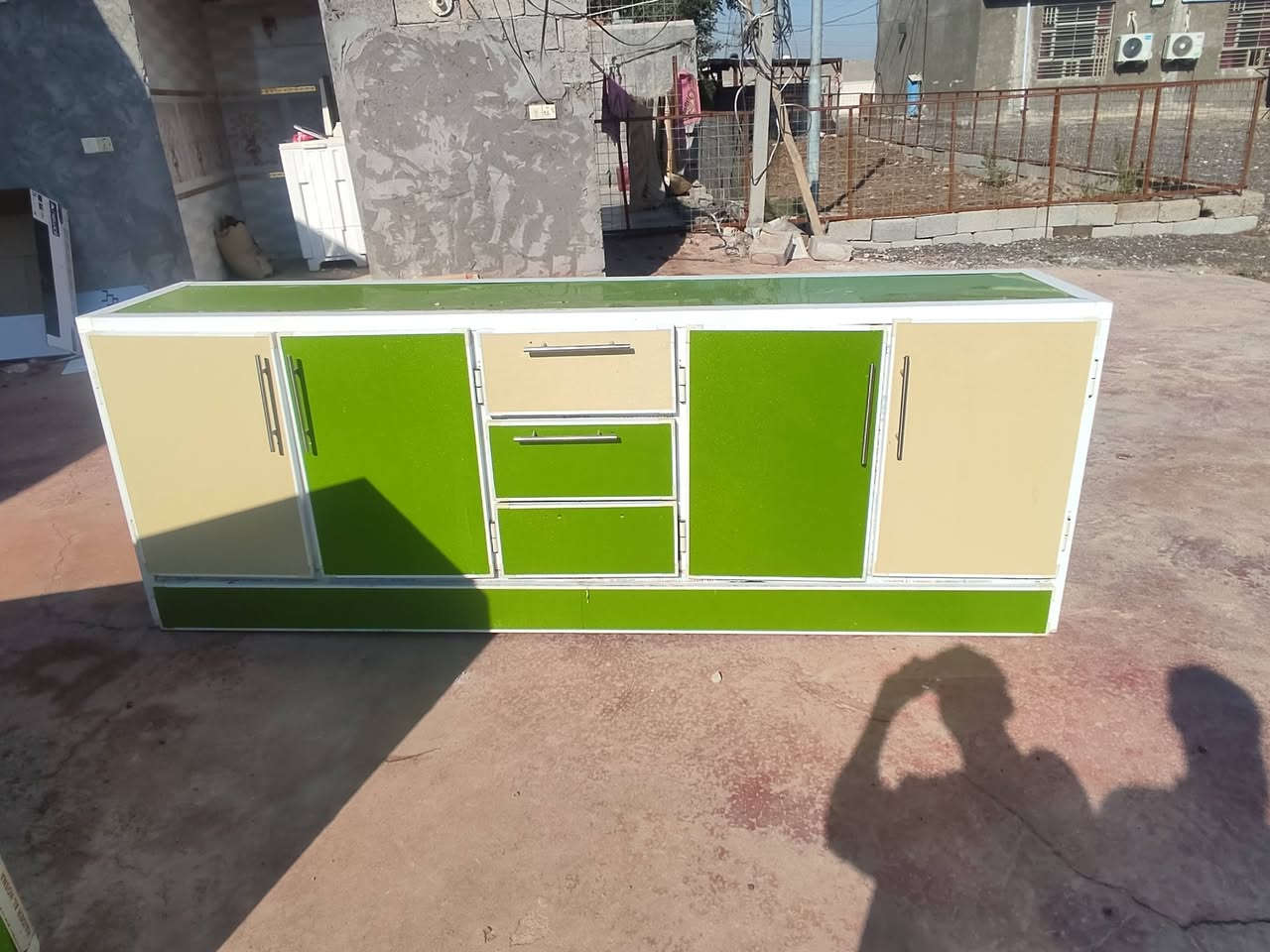 سلام عليكم كاونتر للبيع جديد ما مستعمل هواي السعر 250 *********** للاستفسار
