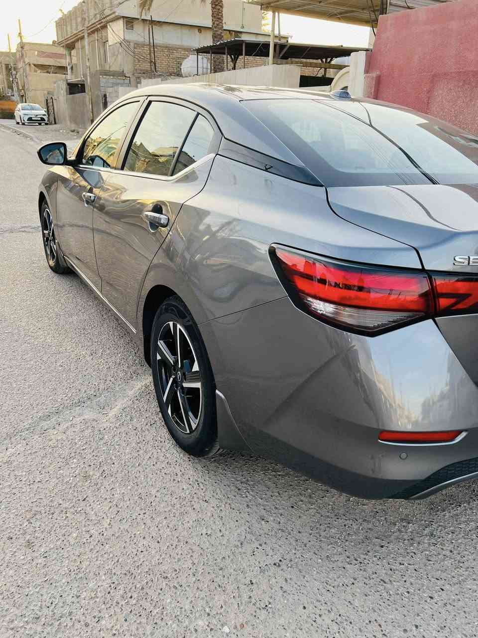 للبيع نيسان سنترا   ماشية 14 الف  2024   محرك 2000دخول جديد  مرقم كامل باسمي تحويل ثاني يوم رقم اربيل هزة وفحص جديد   سيارة جديدة بمعنى الكلمة  حادثها  جاملغ ايرباك برده    وبل عراق انطغت عندي موضح بل صوره مواصفاتsv مكاني الزعفرانيه  138 رقمي***********

