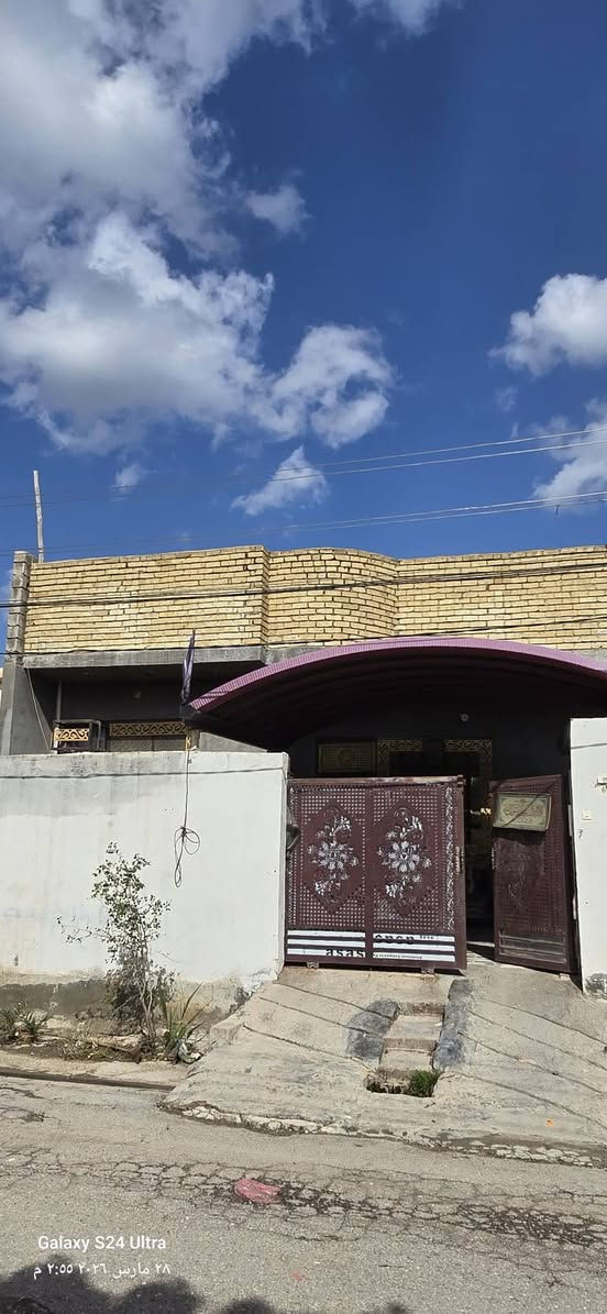 بسم الله الرحمن الرحيم. 
منزل للبيع فقط بعقوبه ناحيه العباره تقاطع الساده نهر الشيخ.
اتصل للتفاصيل اكثر ***********.
قريب على شارع عام خدمات كامله منطقه سكنيه كامله
