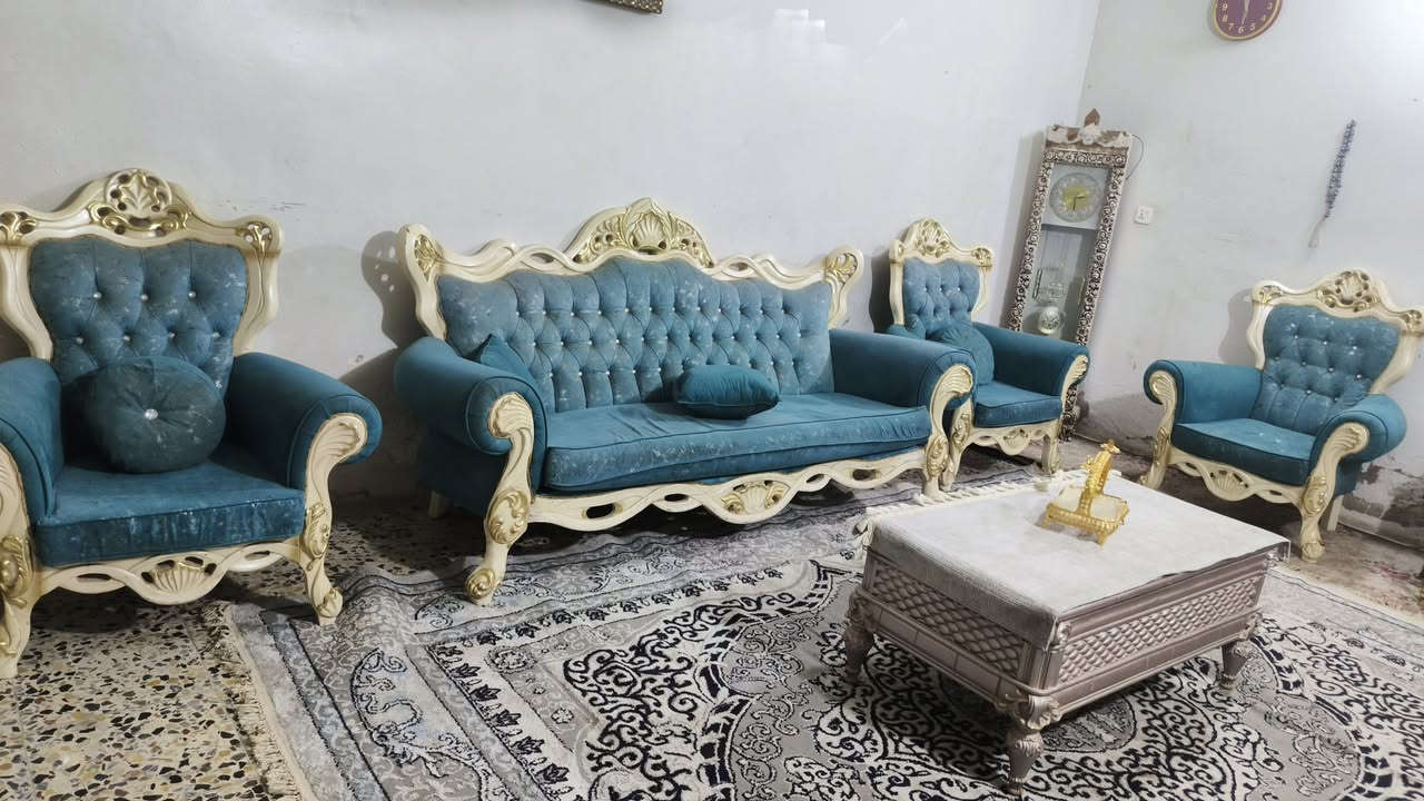 تخم تركي عشر مقاعد  نضافه ٩٠ بلميه كلش راقي  السعر 525 وبي مجال العنوان بغداد البلديات الصحفيين***********
