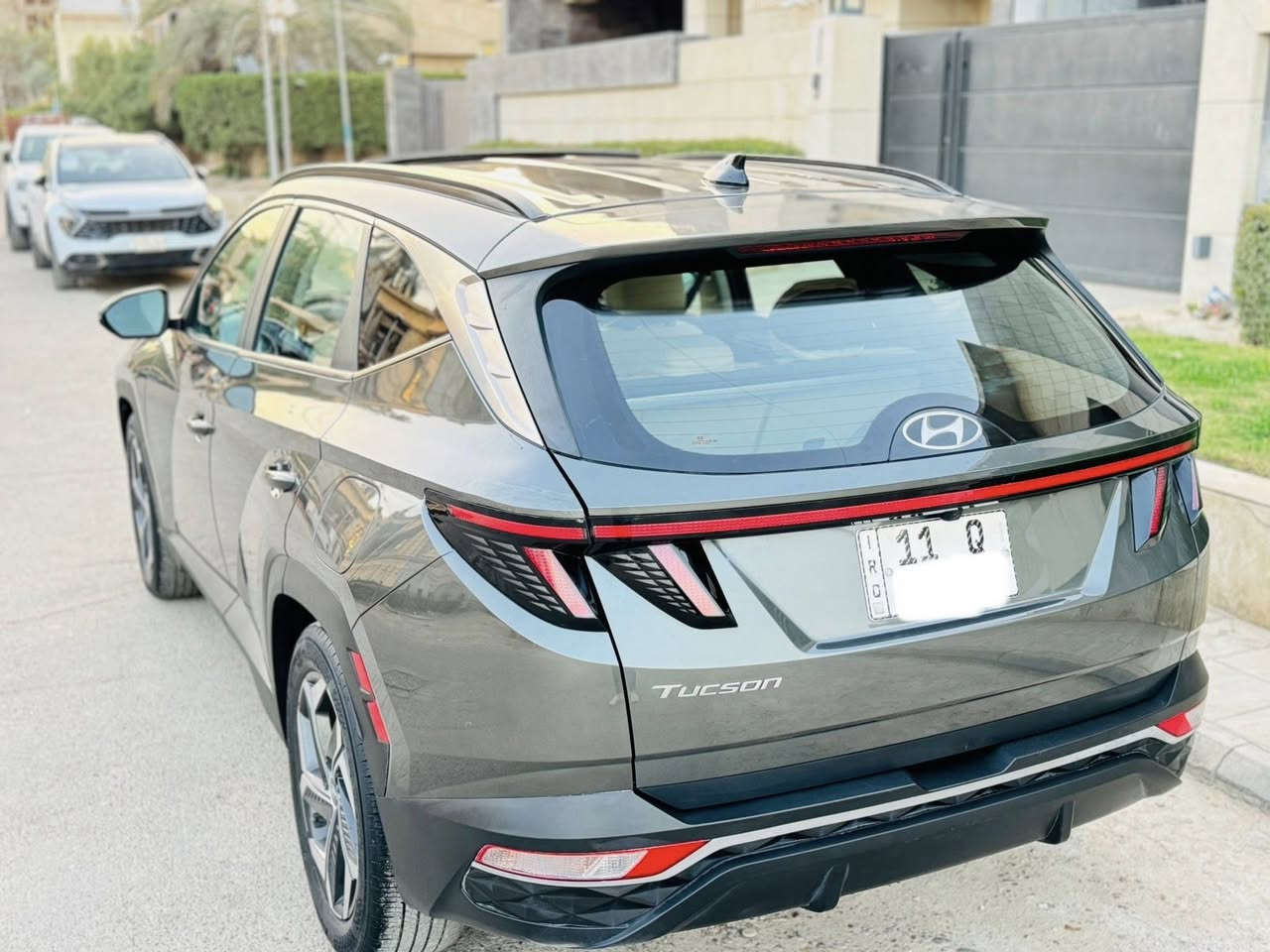 السلام عليكم للبيع توسان 2022
رقم بغداد بسمي هزه وفحص جديده 
حادثها البنيد فقط الباقي كفاله عامه 
لون مميز فستقي لامع كلش حلو 

معروضه 177 وبيها مجال 

رقم الهاتف ***********

مواصفات فول 1/1 
فتحه سقف 
شاشه جبيره + كاربلي 
رادارات جوانب 
كشنات حار بارد 
رادار امامي 
سايد بريك بصمه 
كشنات جلد + كهرباء 
اشاير مري
اوتو هولد 
شاحن واير ليس 
سياقه ذاتيه 
مثبت سرعه 
جنطه كهربائيه 
5 كامرات 
مدات قياده سبورت أيكو 
توقف ذاتي 
تحديد مسار 
مانع تزحلق
تشغيل عن بعد 
بصمه + بصمت ابواب
