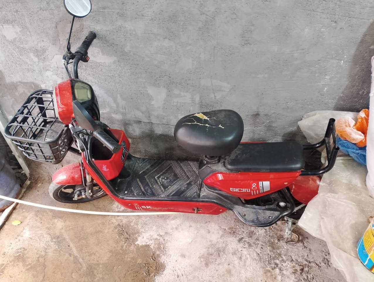 دراجه شحن للبيع جديده نظيفه السعر على الخاص واتساب *********** جبار ابو كرار
