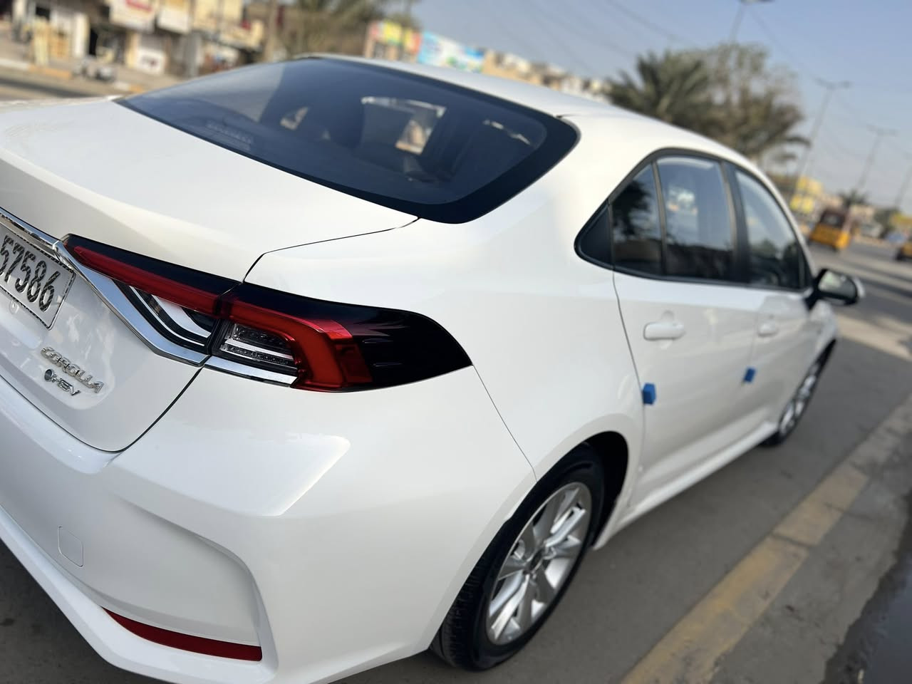 السلام عليكم كورلا هايبرد شكل الخليجي ماشية 3 السيارة بحالة الزيرو بااسمي تحويل مباشر فول مواصفات
بيهة بارد قليل بالجاملغ الامامي 
عنوان الشعب شارع الاسواق المركزية***********
