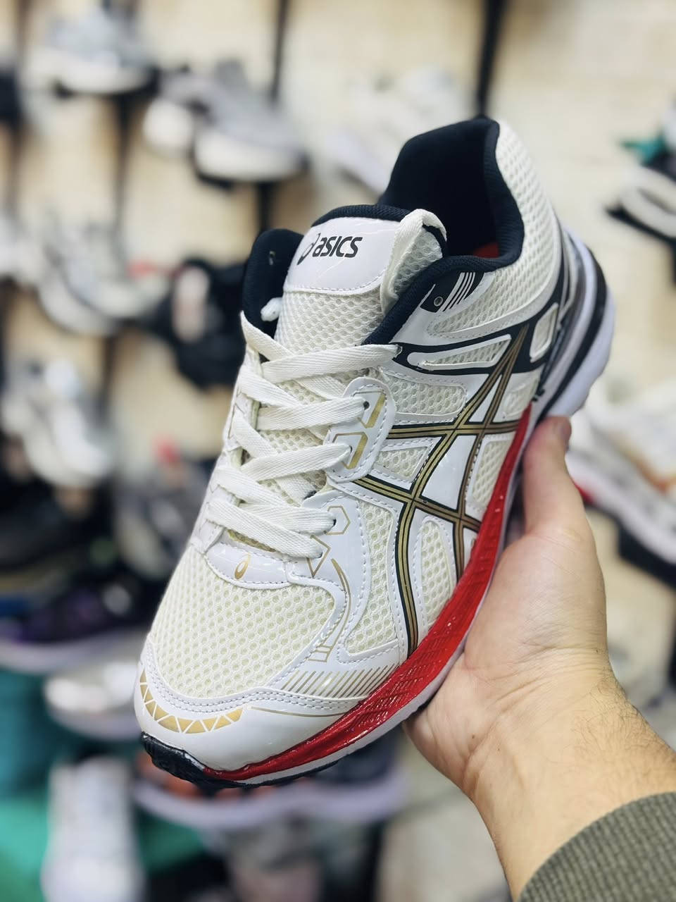 🔥 وصول وجبة جديدة من أحذية ASICS 🔥  
بتصاميم عصرية وجودة عالية 😍  

✨ متوفرة الآن بعدة ألوان مميزة جداً تناسب جميع الأذواق 🤩  

👞 محل روما للأحذية الرجالية  
📍 العنوان: خانقين – مجمع شاكر رضا، الطابق الثاني  

📢 زورونا وشوفوا أحدث الموديلات!


**إذا كنت صاحب هذا الإعلان وتريد حذفه لأي سبب، رجاءا أرسل رسالة إلى الدعم الفني**