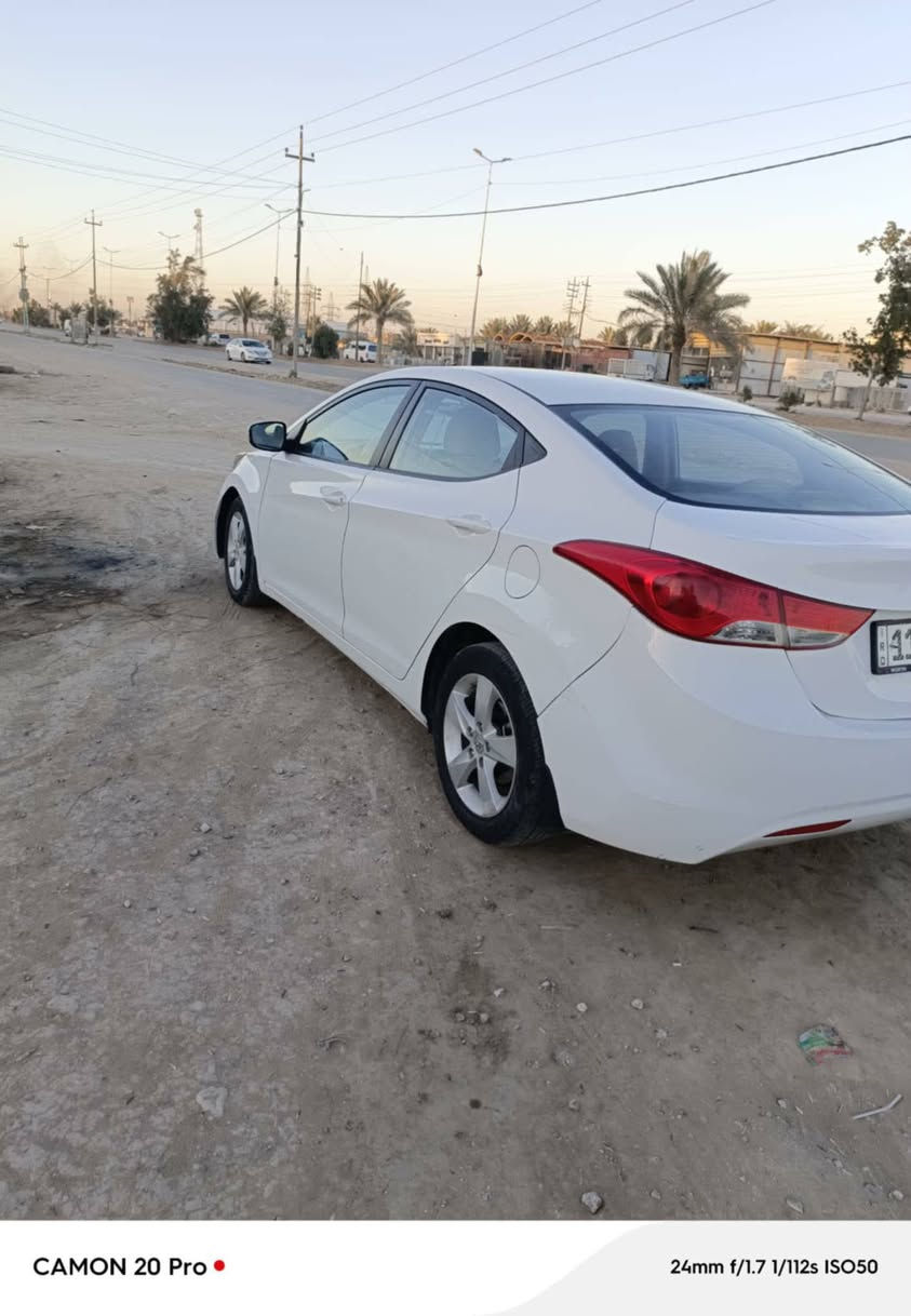 سلام عليكم 
النترا موديل 2012 خليجي
رقم بغداد دولي 
بيها 3 قطع صبغ 
مكينه 1800 خليجي 
كير مكينه تبريد كله جديد
تخم تاير 
السعر 93 وبيها مجال 
مكاني بابل الهاشميه 
***********
