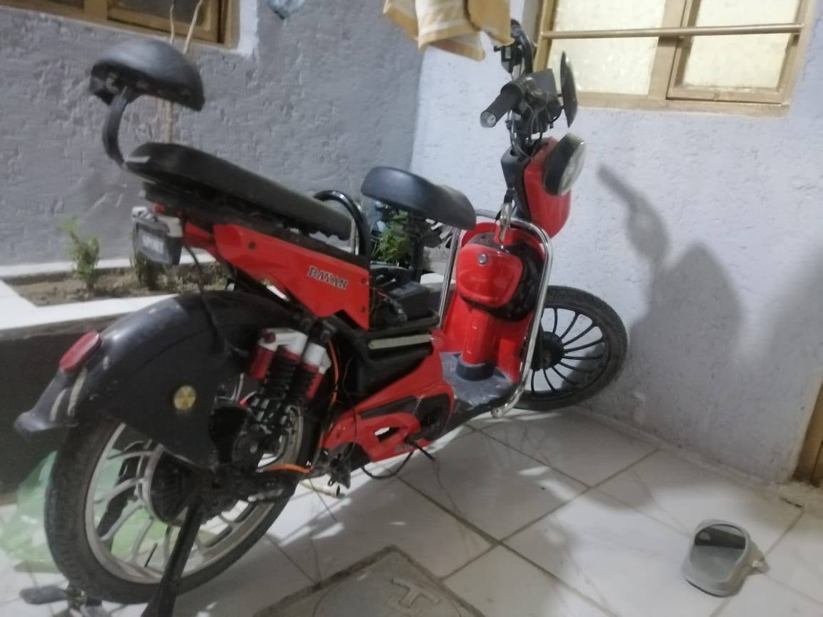 السلام عليكم دراجه شحن للبيع نضيفه وجديده السعر 280وبيه مجال الشراي المكان نجف للاستفسار خاص او واتساب ***********
