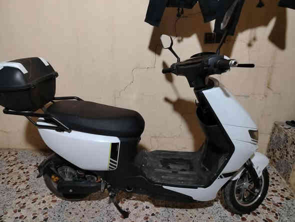 ماطور شحن لبيع فقط
الماطور لوك 6 بطاريات  
ضد الماء ماطور استخدام شهر او نص فقط
العنوان حي قدس السعر 525 الف وبي مجال لطيبين
اتواصل مع هذا رقم ***********بي واتساب
