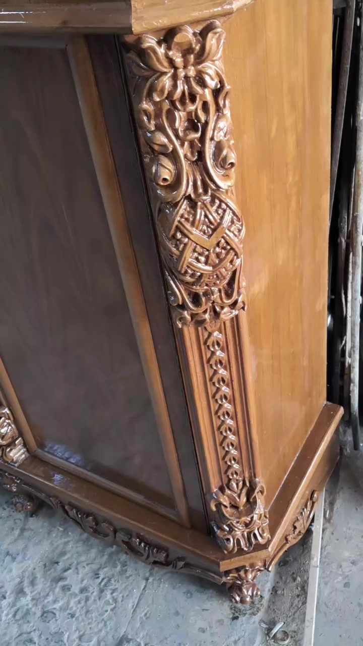 يعلن معرض الموسوي عن وجود غرفه نوم مستعمله اخت الجديده موديل كوخ داخل وخارج صاج ضهر جرجوبه دنك زان مصري نوع الثقيل ونقش الجربايه زاويه كنتوريه بابين وملحق زان مصري الغرفه ولا غلطه بالعافيه التكون من نصيبه العنوان بغداد يوجد توصيل لكافه المحافضات اي استفسار خاص او الاتصال 
***********
***********واتساب
