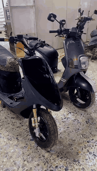 سلام عليكم شباب ماكس عدله. مكينه 55.  ناعمه تخبل لاتنقيص ولز تبخير دراجه نكره سلف.  عوزه قبق هندر.  وباتري.  شغاله دراجه.  كامله. صالنصه بلاديه عليها حالين ونطيك وياها. صالنصه RZ.  رايده 450 وبيه مجال لشراي مكاني بغداد الدوره علوه الرشيد ***********. واتساب.  او تراسلني خاص موجود
