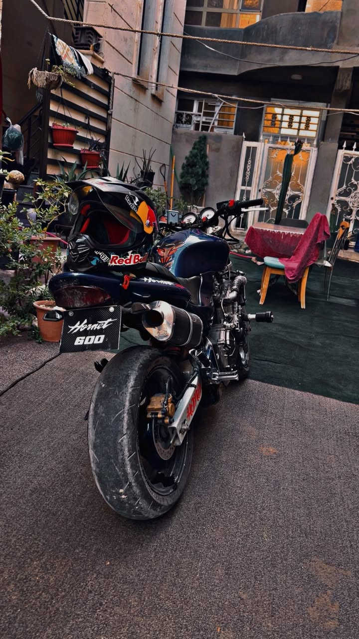 يسم للّٰه الرحم الحيم
السلام عليكم...
HONDA HORNET 6O0 SFO
أوراق و كمرك كامل
الدراجة وارد يابان نظيفة جداً
كفالة كير محرك كهربائيات
الدراجة نشطة كلش بطناش 1.2.3
مابيها اي نقص و مسويلها ادامة بلكات وفلتر و باتري كله جديد
(يعني انسى شي اسمه عطل)
وبيها كم شغلة رياضية و ترتيبات التزويد و الاضافات :
ستيرن تزويد ماركة rizoma
لواصق كاربون فايبر
لايتات زنون و هالوجين
LED اشاير
صالنصة ماركة Laser صوتها طرب فا و بيها طلقات
دهن جديد
MICHELIN تاير ميشيلن
الدراجة كاملة مكملة و كلشي بيها شغال 100
مكان الدراجه بغداد الدوره 
السعر خاص 
***********
ممتواجد عل فيس

