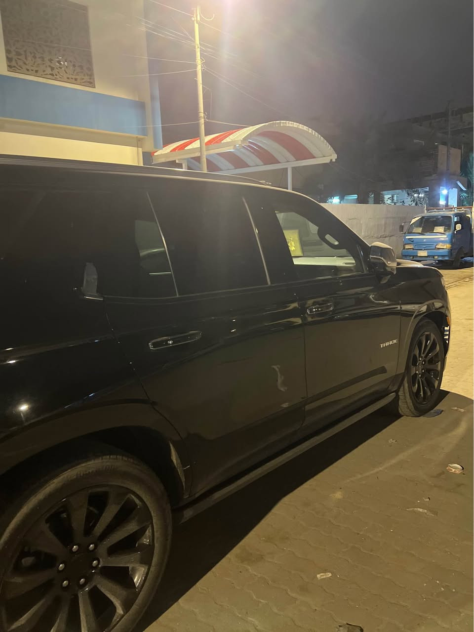 الوصف
تاهو ابرمير 2023 سابقا كفاله عامه حاليا صار بيها حادث من ورا تاذه بيها بس الصندوق ربع منه غير هاذ الشي كفاله عامه برمير فول حتى جكات  السياره مغلفه نانو عام رقم مميز باسمي السعر على الاتصال الموقع بصره
*********** البصرة, العراق
