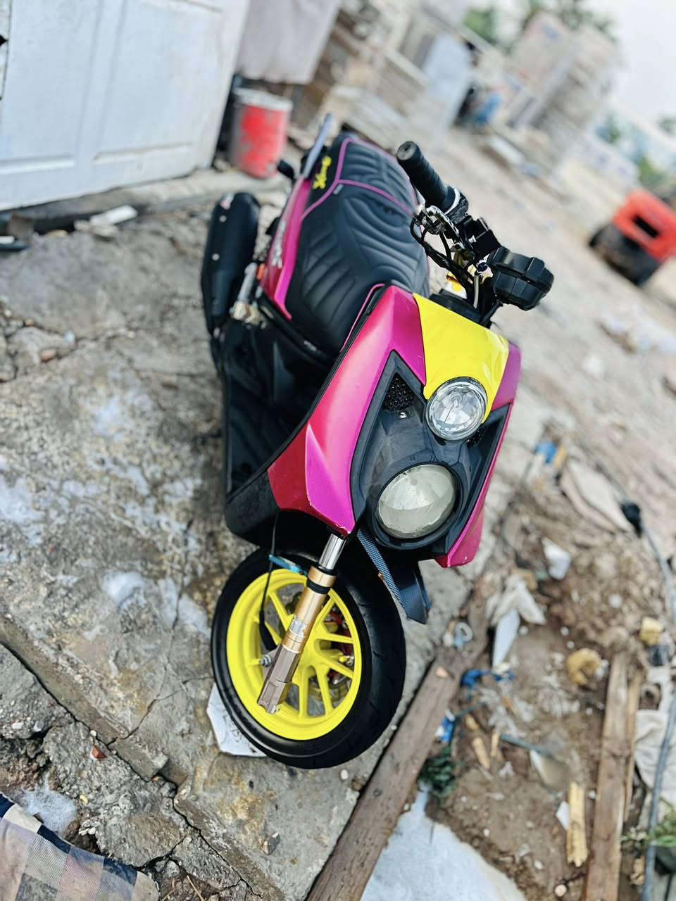 للبيع سكنس جبلي كامله ما بيه اي نقص وبيها قطع رياضيه كلجات وصدر امامي ودبلات خلفيه سبايدر ستيرن يدات رقم ***********

