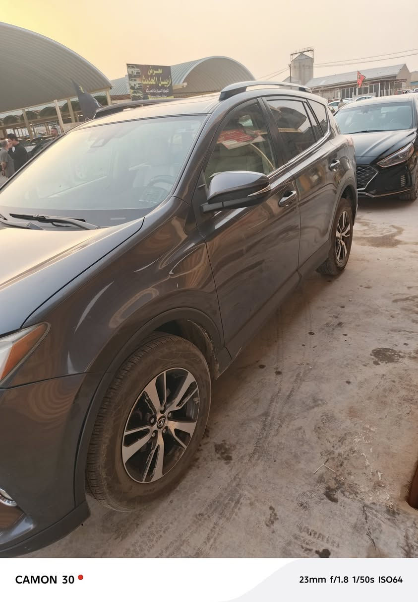 راف فور xle وارد امريكي
فول مواصفات 
موديل ٢٠١٨
سيارة خير من الله بدون حادث
ما متعوبه ماشيه ٨١ كيلو متر
كامله السيارة ما تخسر عليه اي شي
السعر ١٦٥ وبيه مجال بسيط 
الاستفسار ***********
