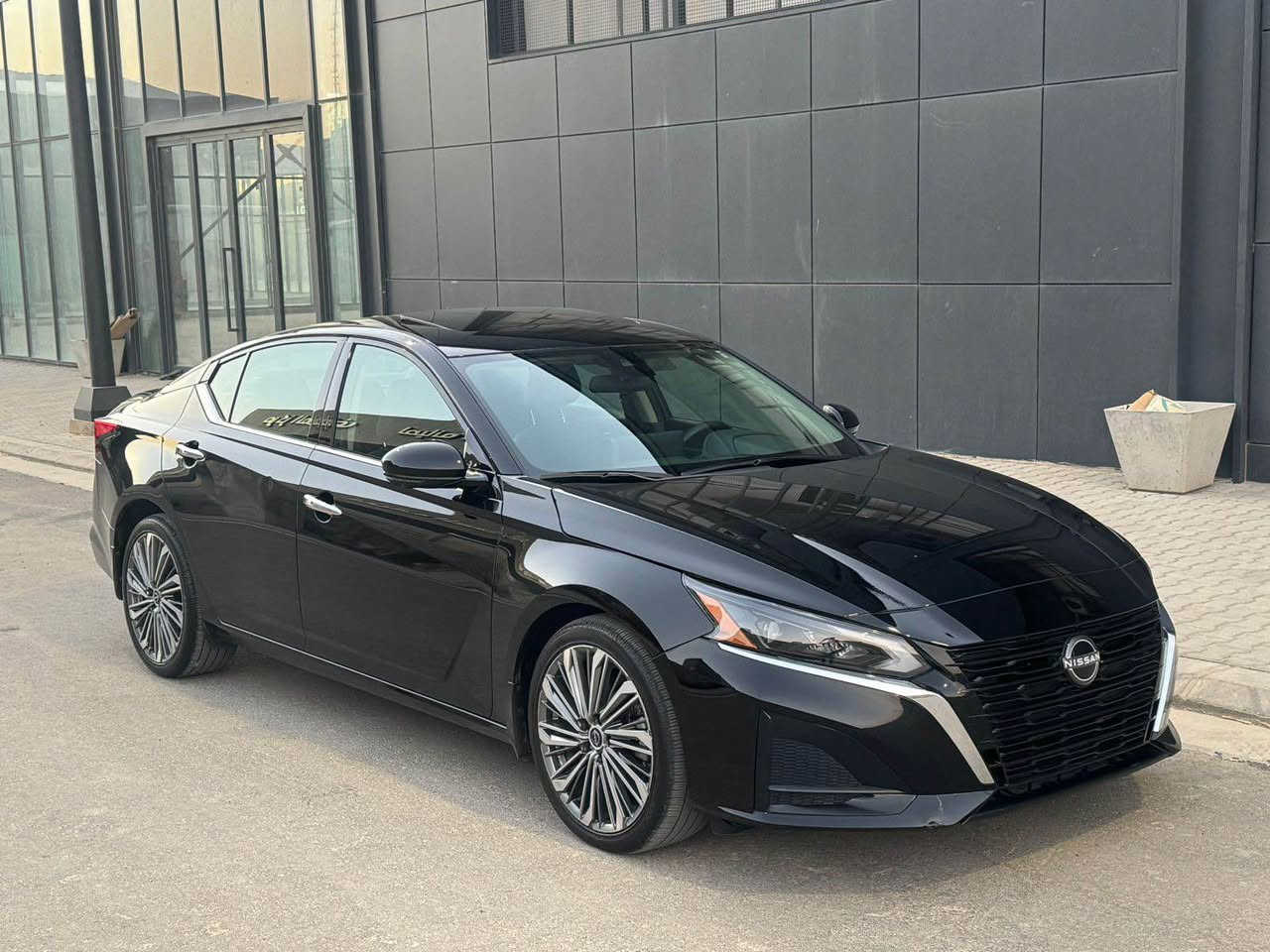 Nissan altima SL 2024 
فول مواصفات 
ماشيه 8  الف 
الضرر / جاملغ خلفي صبغ 
بجم كبس 
العنوان السليمانيه
بدون رقم  تترقم شمالى 
*********** السليمانية, العراق
