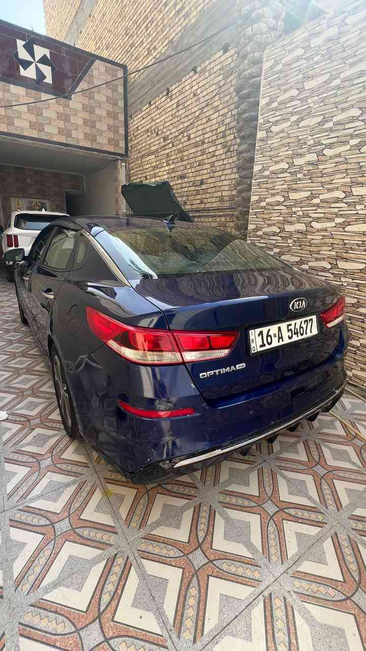السلام عليكم
كيا اوبتيما 2019 امريكي 
داخلة كلين بيها بس دعاميتين بامريكا وبالعراق بارد جاملغ ايسر  وبارد هلال جاملغ خلفي ايسر 
رقم جديد سنوية 2029 السيارة باسمي تحويل ثاني يوم مشروع وطني
السيارة شاشة كبيرة تحديد مسار مانع اصطدام مثبت سرعة اشارات مري كامرة دوارة تحكمات ستيرن تخم تاير جديد حدادية جديدة محرك 2400
***********
مكاني الديوانية
