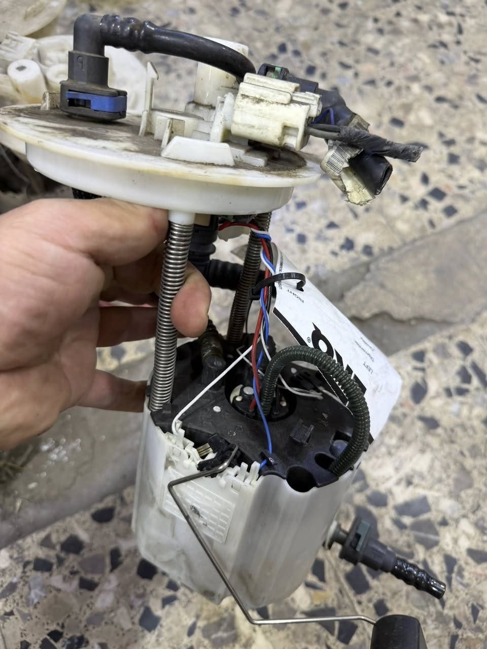 يالله سلام وعليكم متوفر قواعد كديلاك CTS  وعندي ATSمن موديل 2015/2019 اصلي تفصيخ حاويه ضمان عليها عرض  بسعر50 الف مع توصيل وعندي موديل 2020/2025 هم بس سعره يختلف للحجز 0773944005 وبخدمتكم


**إذا كنت صاحب هذا الإعلان وتريد حذفه لأي سبب، رجاءا أرسل رسالة إلى الدعم الفني**