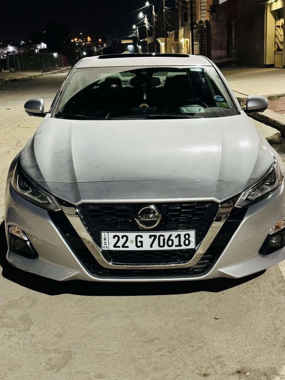 السلامُ عليكم،
نيسان ‏ألتيما {"Platinum"} فول مواصفات 1/1
-موديل : 2020 اللون رصاصي سلڤر.
-حادثها : خلفي خفيف صندوق فقط وشبر جاملغ خلفي تعديل.
…بدون إيرباك… كبس شركة من گدام.
_ماشي  85 الف.
——المواصفات ::
-فتحة سقف.
-هندبريك بصمه.
-اوتو هولد.
-بصمه تشغل + ابواب وصندوك.
-تشغيل عن بعد.
-فول تحكم ستيرن.
-نظام قياده.
-كشنات جلد.
-كشنات هيتر + كشنات كهرباء.
-ستيرن هيتر.
-شاشه كبيره.
- كامره دواره .. 360 درجة.
-شاشه كبيرة للسائق.
-رادار + نقط العمياء جانبي.
-رادار تنبيه الخطوط البيضاء عنده الانحدار وتوقف ذاتي.
-رادار خلفي توقف ذاتي.
-حساس خلفي.
-اشاير بالمري.
-مري قلاب.
- نظام تعتيم مري داخلي.
- ‏حاجب Led + زينون عالي ناصي.
- توقف اجباري مانع تصادم.
——السعر : 180 ورقة مجال قليل جداً.
الموقع : زاخو / دهوك.
للتواصل : *********** .
