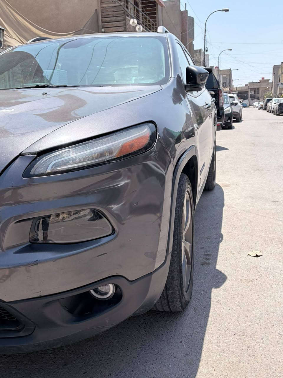 جيب بزون موديل ١٦ محرك 2400 مواصفات أقره التفاصيل الباقية (من رخصة الادمن )
بانورما قطعتين 
تبريد أمامي خلفي 
بصمة 
بصمة ابواب 
تشغيل عن بعد 
صندوك كهرباء 
حساسات خلفية 
مراية اوتودم 
رادارات 360 
ترحيب عند الدخول 
اشاير بالمري 
شاشة اكبر مقاس 
(وارد امريكي الحادث بنيد وجاملغ بدون دواخل وبدون لغود وشواصي البنيد مبدل والجاملغ مصبوغ والجاملغ الأيسر بالعراق مصبوغ )
صدرها 85 بالمية 
كير ومكينة مكفولات 
تبريد ثلج 
السعر 110 قفل 
ماسنجر ما ارد فقط واتساب أو اتصال 
المكان بغداد 
***********
ملاحظة (نواقصها تايرات أمامية فقط وجامة أمامية )
السونار موضح بالمنشور بغداد, العراق
